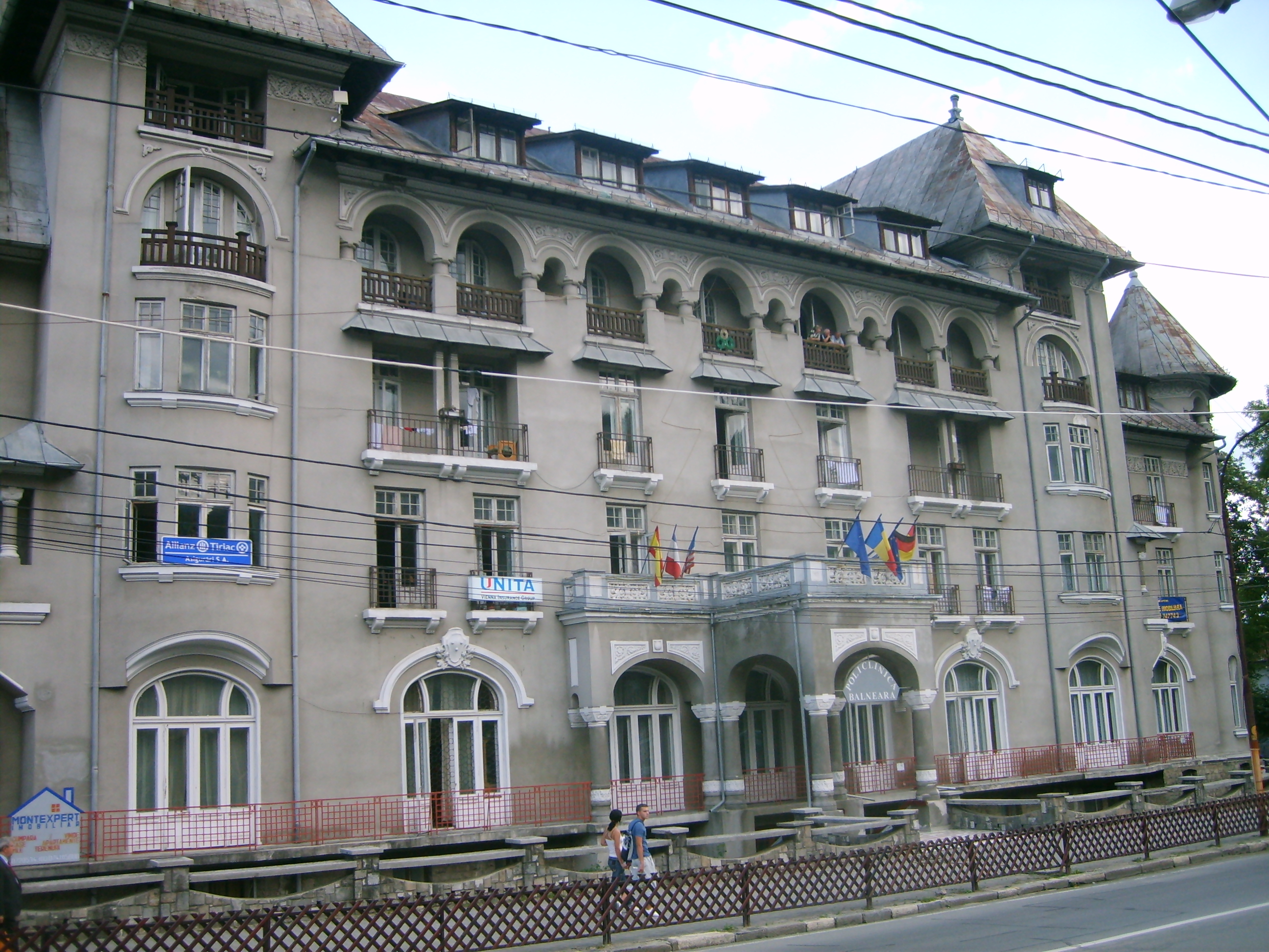Hotel Păltinis din Sinaia este fostul Sanatoriu Militar si primul loc de cantonament din istoria clubului