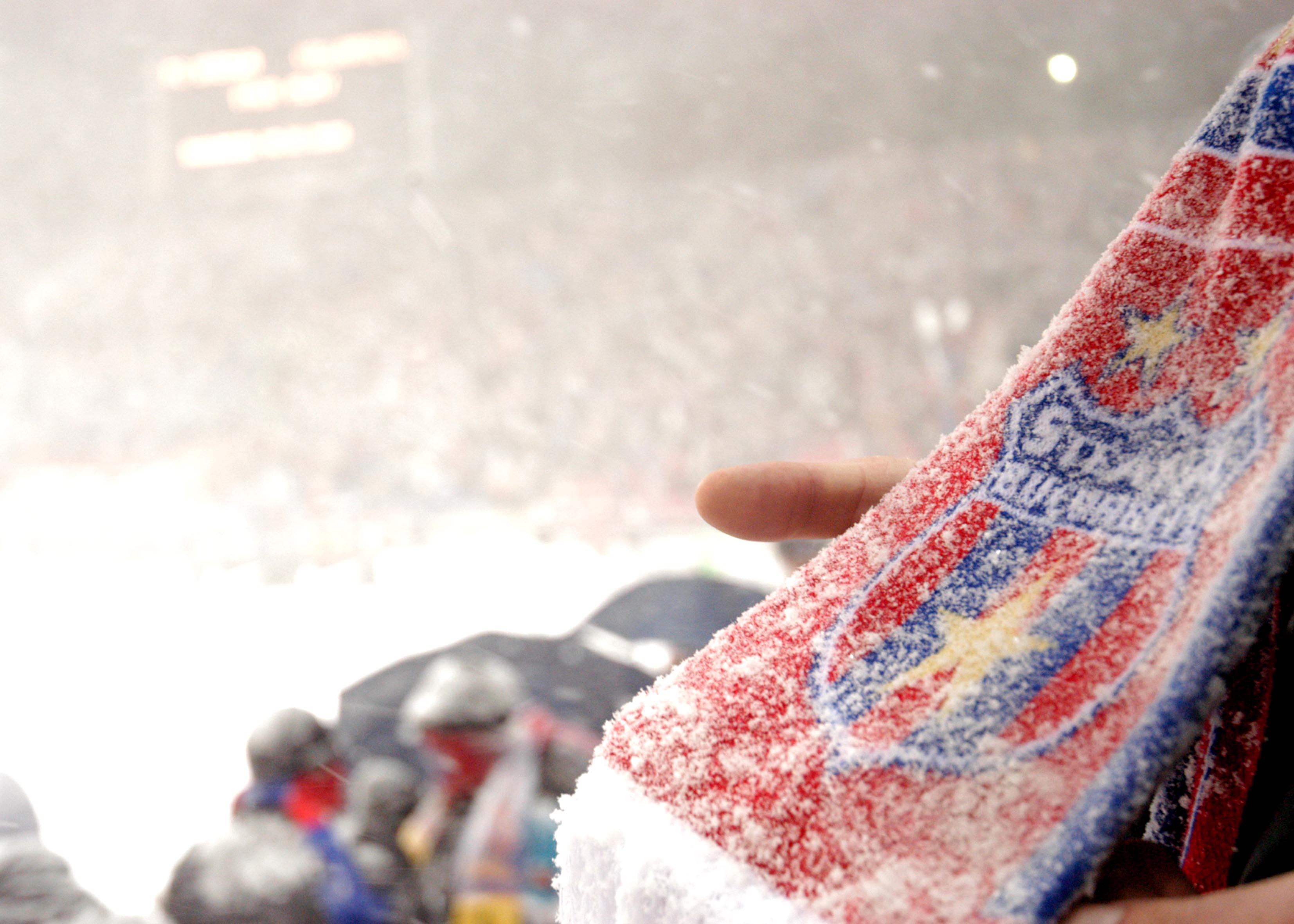 Aproape 30.000 de suporteri entuziaști au luptat cu zăpada și viscolul apărut pe 10 martie 2005, la meciul cu Villarreal, refuzând să părăsească stadionul din Ghencea chiar și după ce arbitrul a decis amânarea partidei.