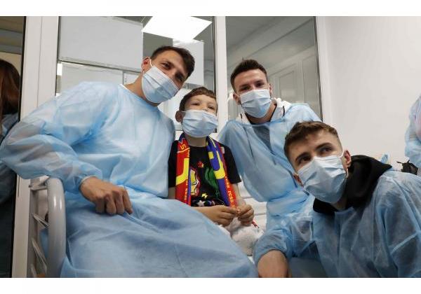 Visiting the childer at M.S. Curie Hospital!