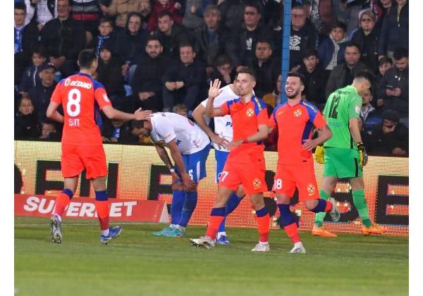 Hat-trick de senzație pentru Tănase!
