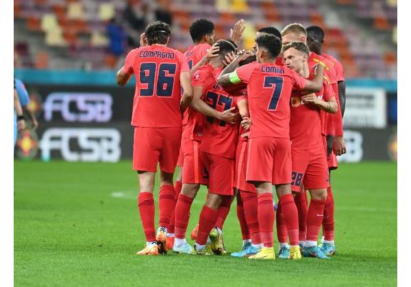 Roș-albaștrii se apropie de play-off!