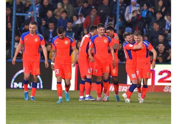 Hat-trick de senzație pentru Tănase!