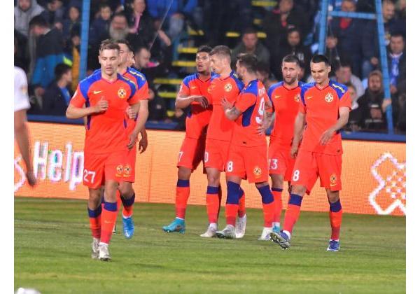 Hat-trick de senzație pentru Tănase!