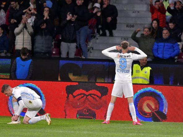 Se joacă!>